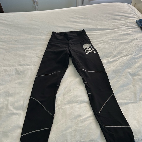 Lululemon Wunder Under Leggings - Picture 2 of 3